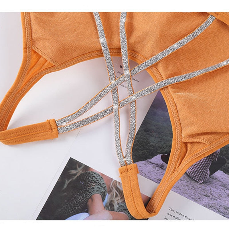 Seamless Cross Beauty Back Sports Bra Women Fitness Top Yoga Bra Black White Running Yoga Gym Crop Top Women Push Up Sport Bra - Yallafit